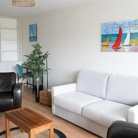 1 Chambre, Terrasse, Proche Tram *