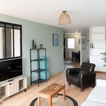 Apartment 1 Chambre, Terrasse, Proche Tram