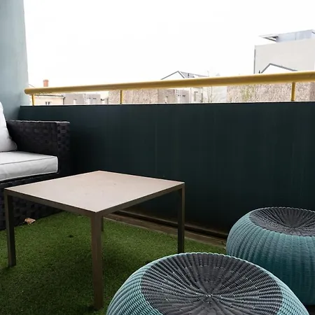 Apartment 1 Chambre, Terrasse, Proche Tram