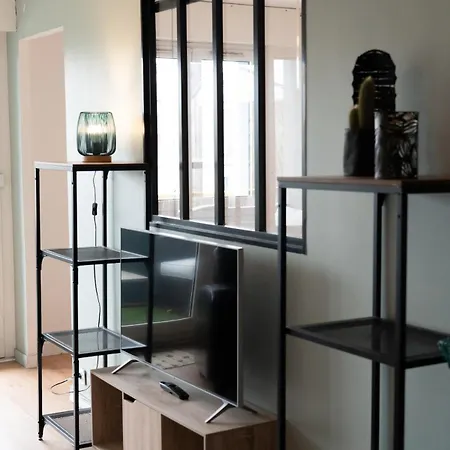1 Chambre, Terrasse, Proche Tram Bordeaux