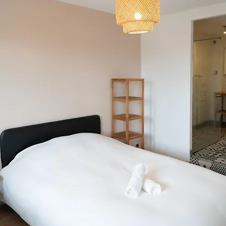 1 Chambre, Terrasse, Proche Tram Daire *